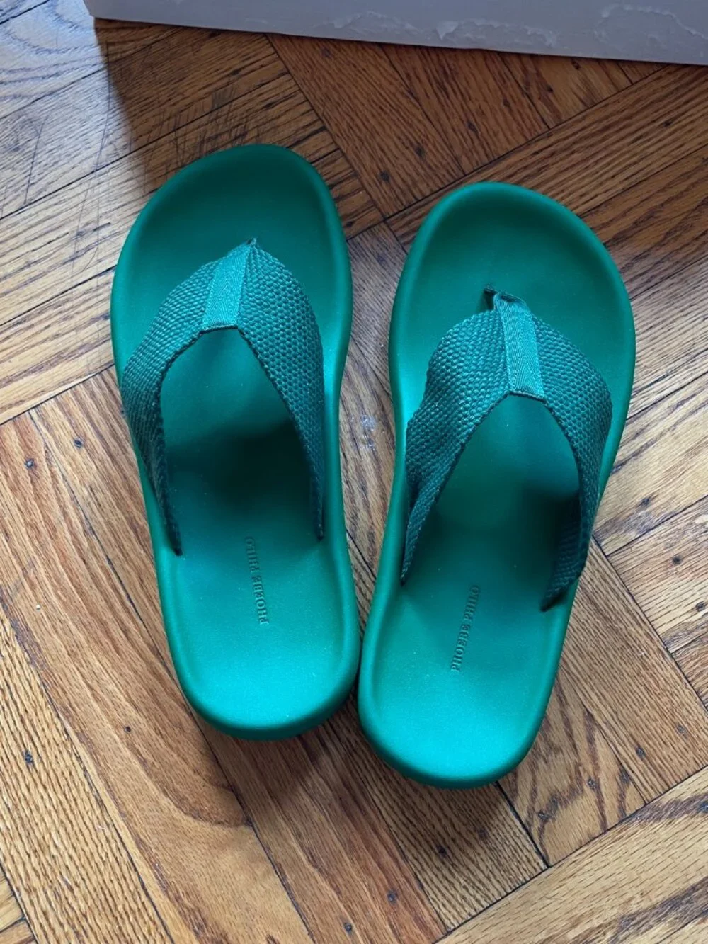 Phoebe Philo Flip flop in electric green EVA, size 40